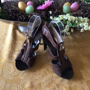 Michael Kors Berkley Snake Print T-Strap Heels Sz 7.5